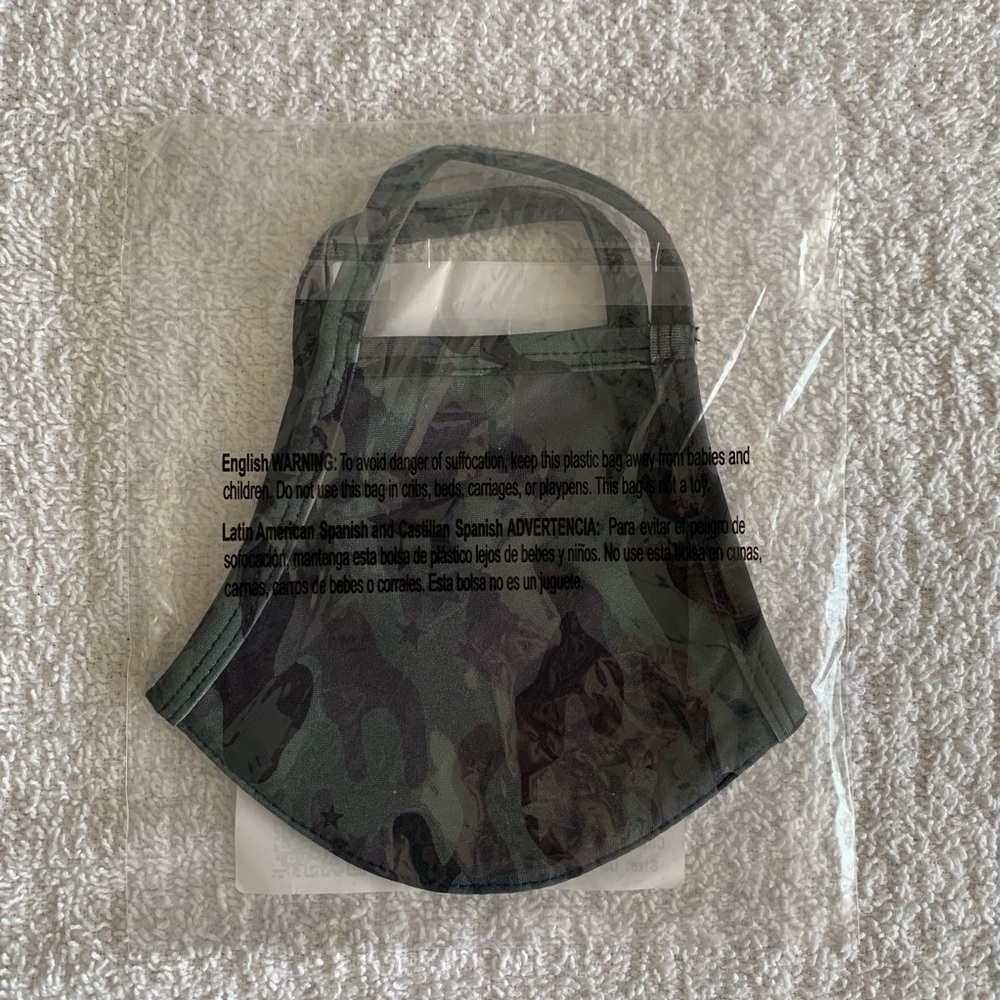 Fabletics Adult Face Mask - Picture 5 of 9